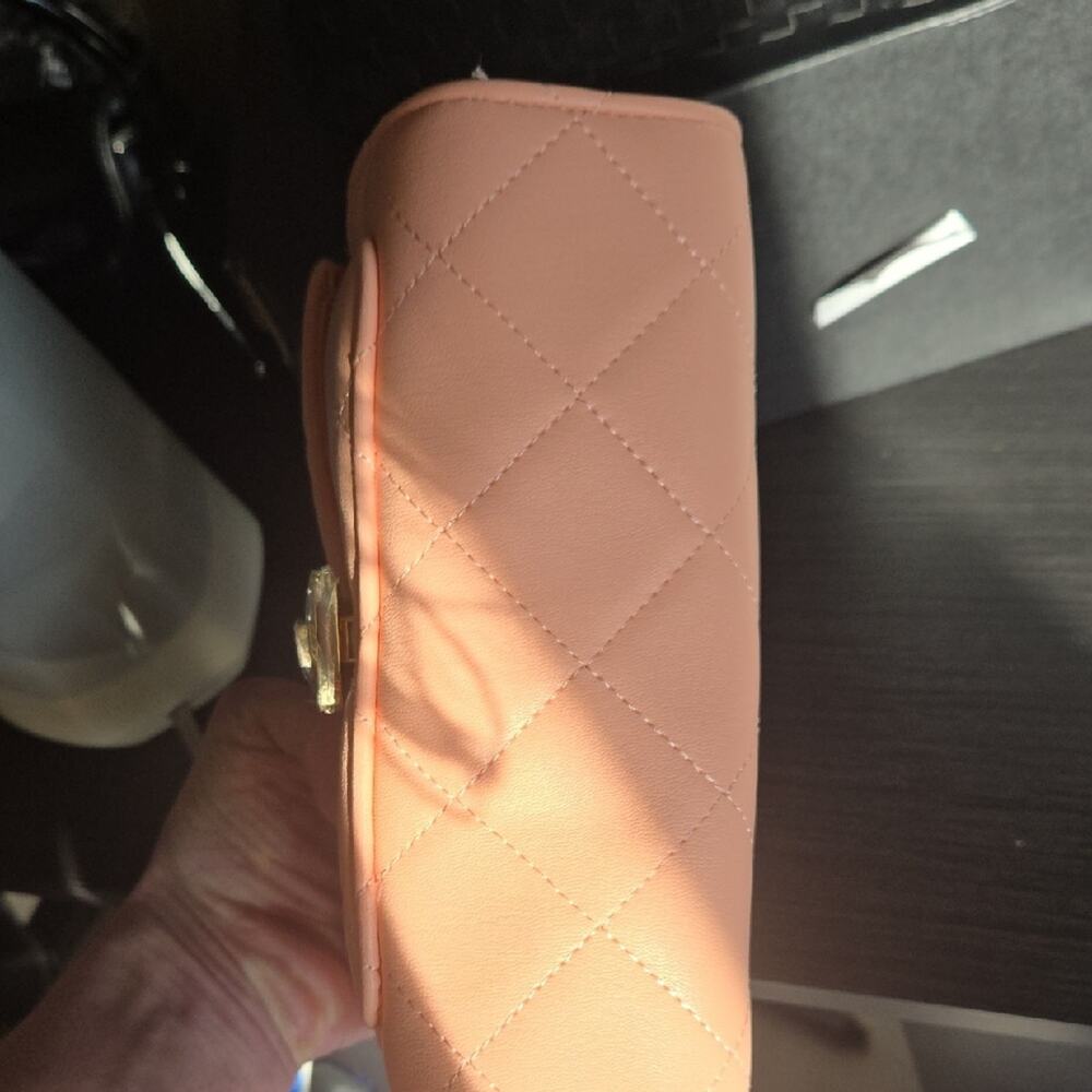 Bebe Elegant Pink Quilted Women's Crossbody Bag NWT Retail $89 - Picture 10 of 11